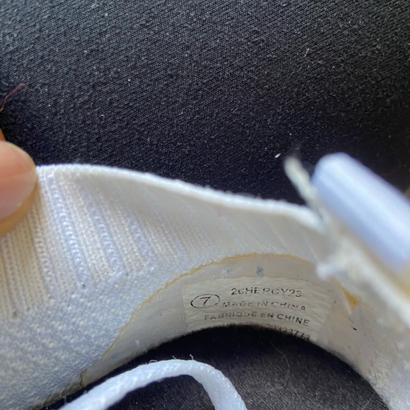 Dr Scholl’S tennis color white size 7 , comfortable and feel lighter - Picture 2 of 7